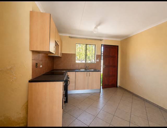 3 BEDROOM HOUSE FOR SALE IN BEDWORTH PARK